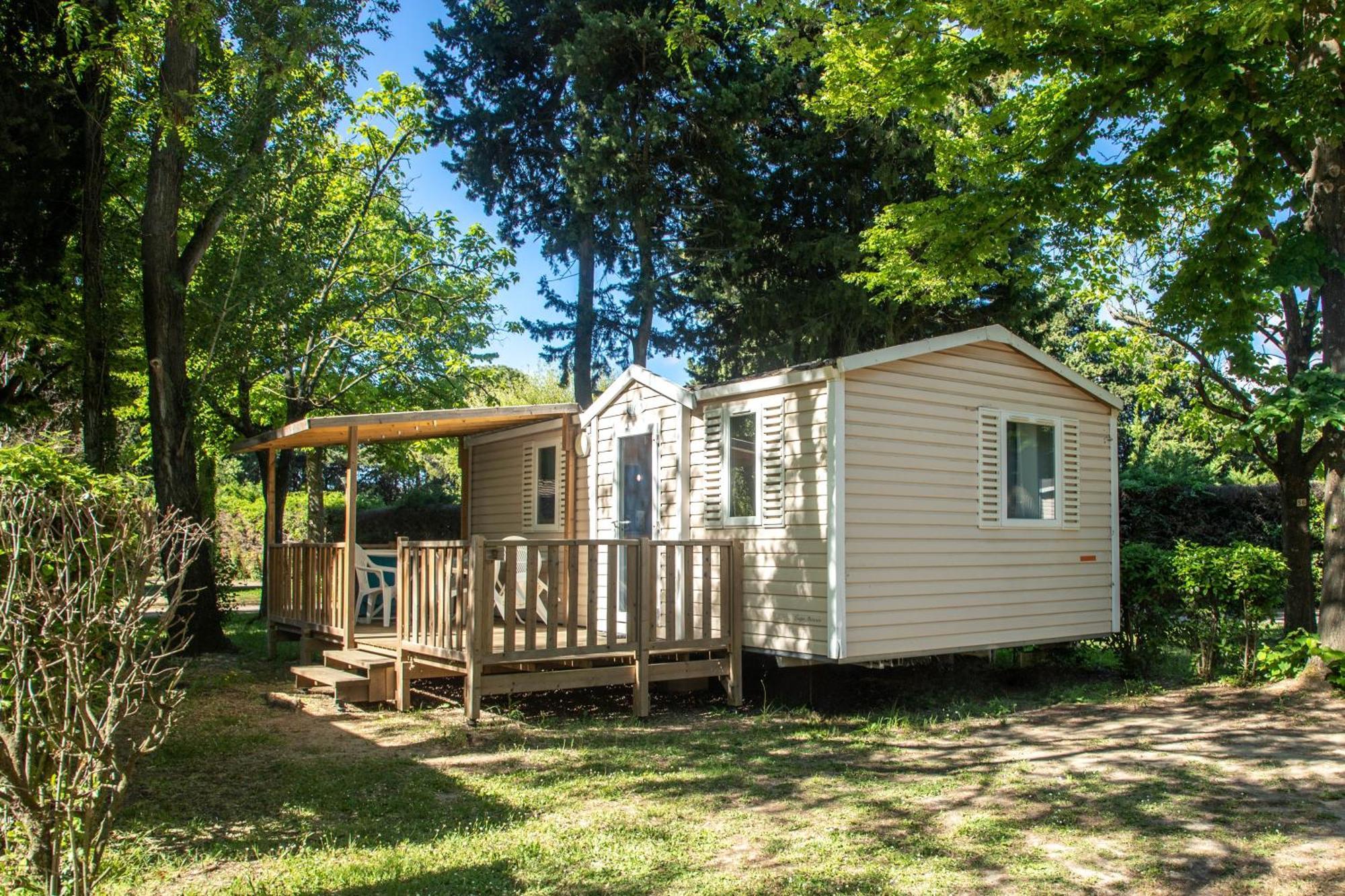 Camping Les Avignon - La Laune Villeneuve-les-Avignon Exterior photo