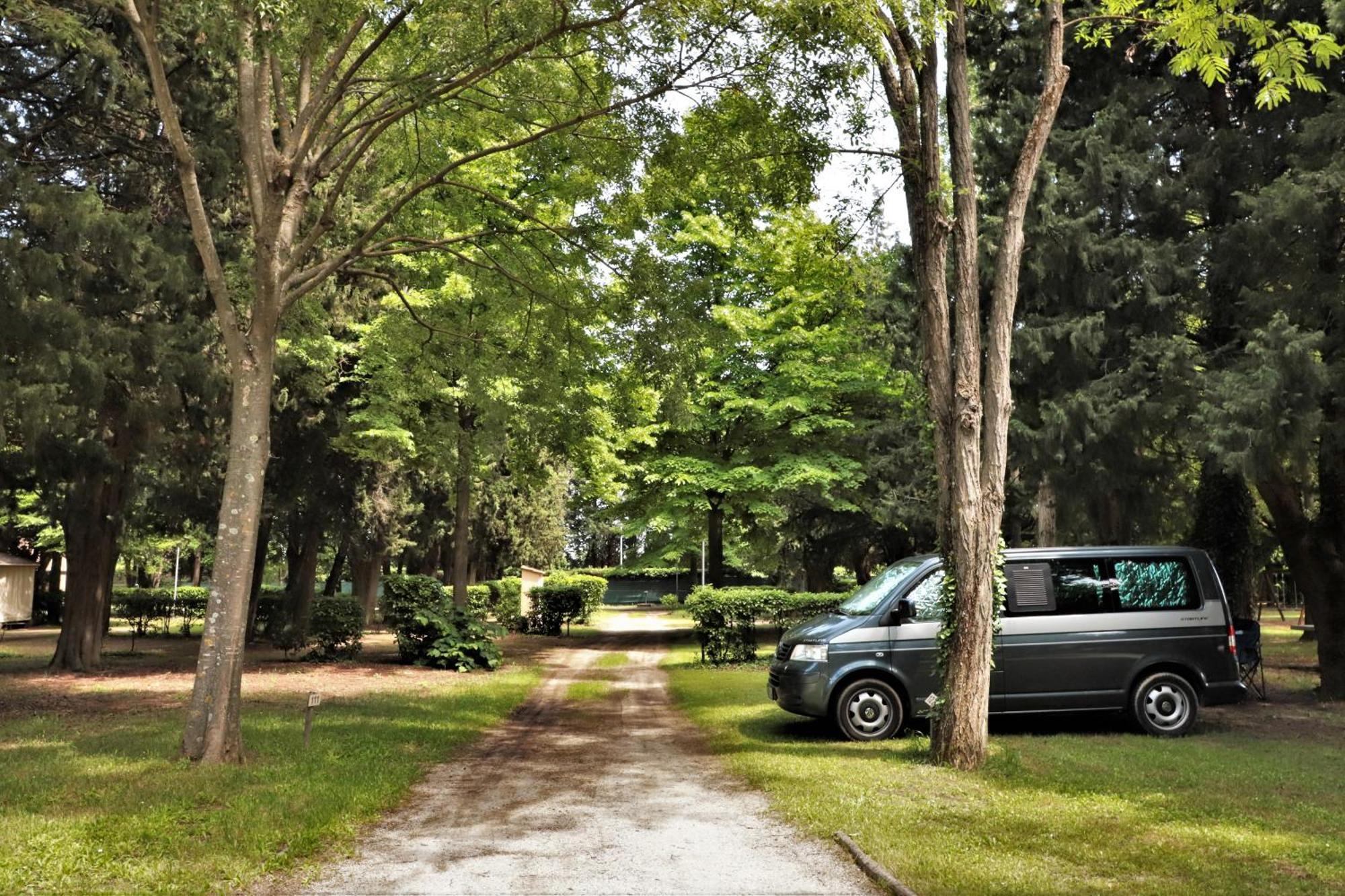 Camping Les Avignon - La Laune Villeneuve-les-Avignon Exterior photo