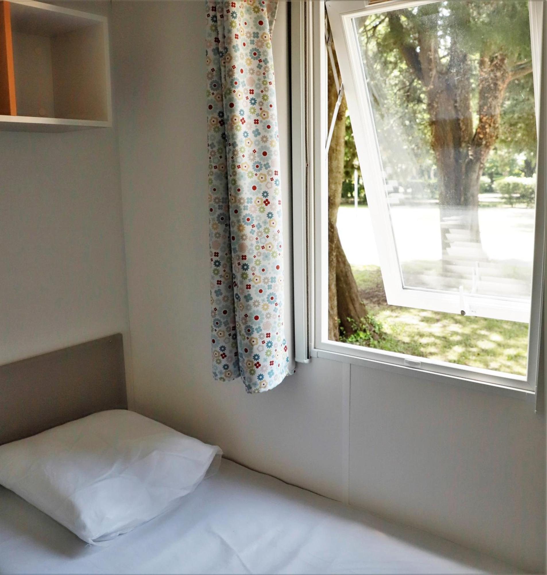 Camping Les Avignon - La Laune Villeneuve-les-Avignon Exterior photo
